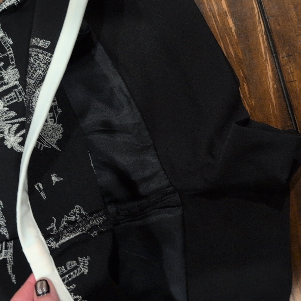 Maje Ipom Embroidered Shorts - Picture 9 of 10